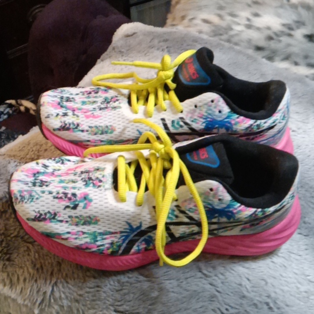 Asics Women's Size 6 Like New